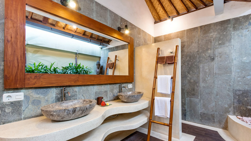 5 Star Villa in Bali, Minutes from the Beach, Bali Villa 2065