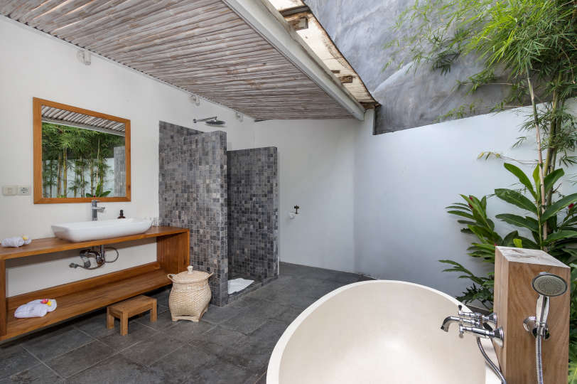 Luxury 4 Bedroom Villa with Private Pool, Bali Villa 2067