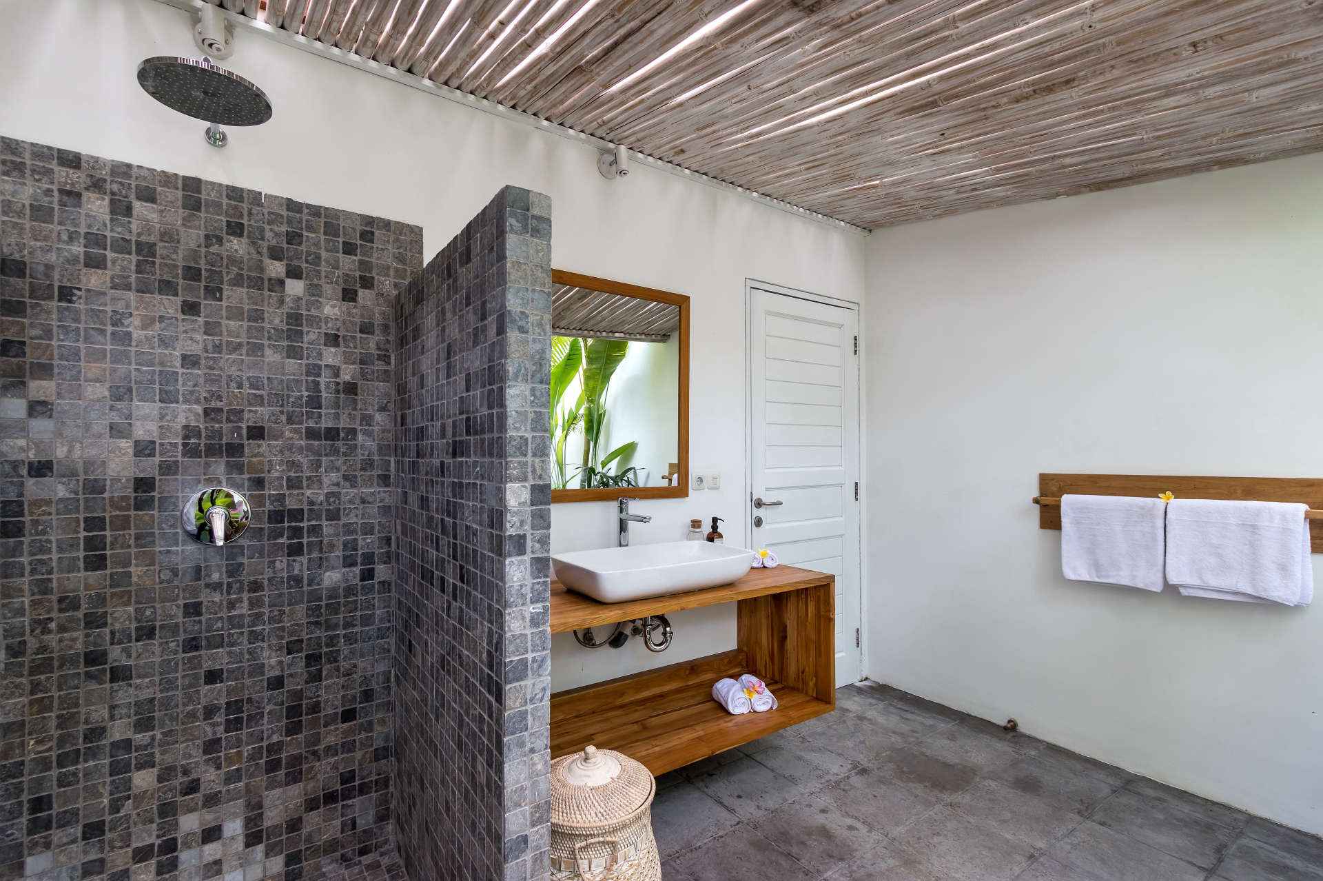 Luxury 4 Bedroom Villa with Private Pool, Bali Villa 2067