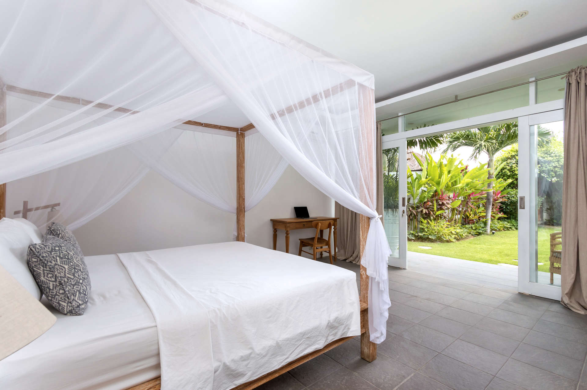 Luxury 4 Bedroom Villa with Private Pool, Bali Villa 2067