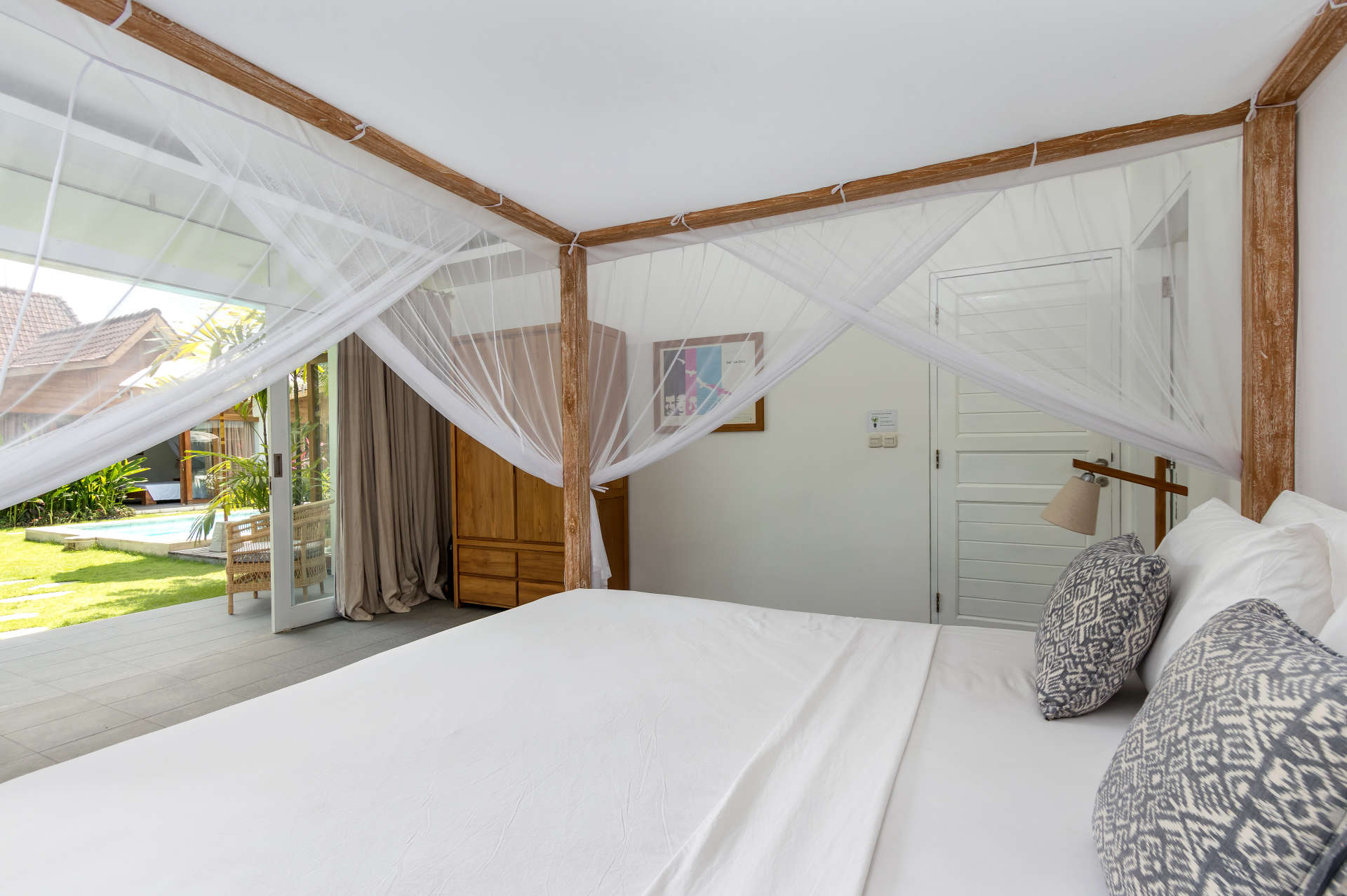 Luxury 4 Bedroom Villa with Private Pool, Bali Villa 2067
