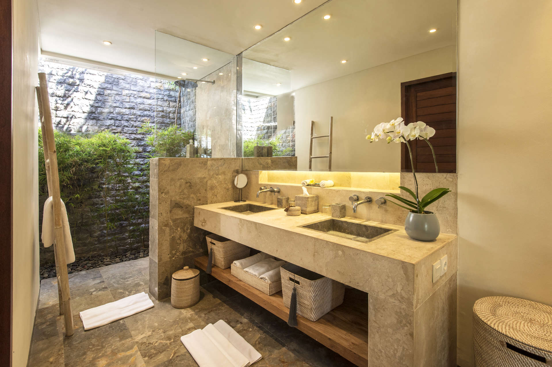 Luxury 7 Bedroom Villa in Seminyak with Private Pool, Bali Villa 2071