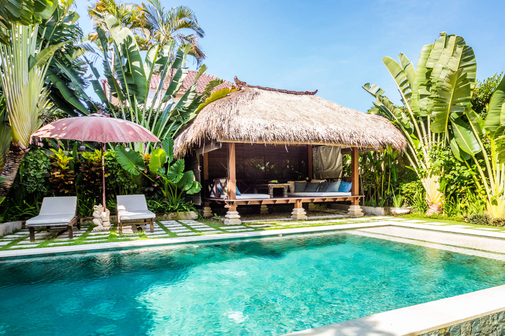 Rent a Luxury Villa in Bali Close to the Beach, Bali Villa 2074