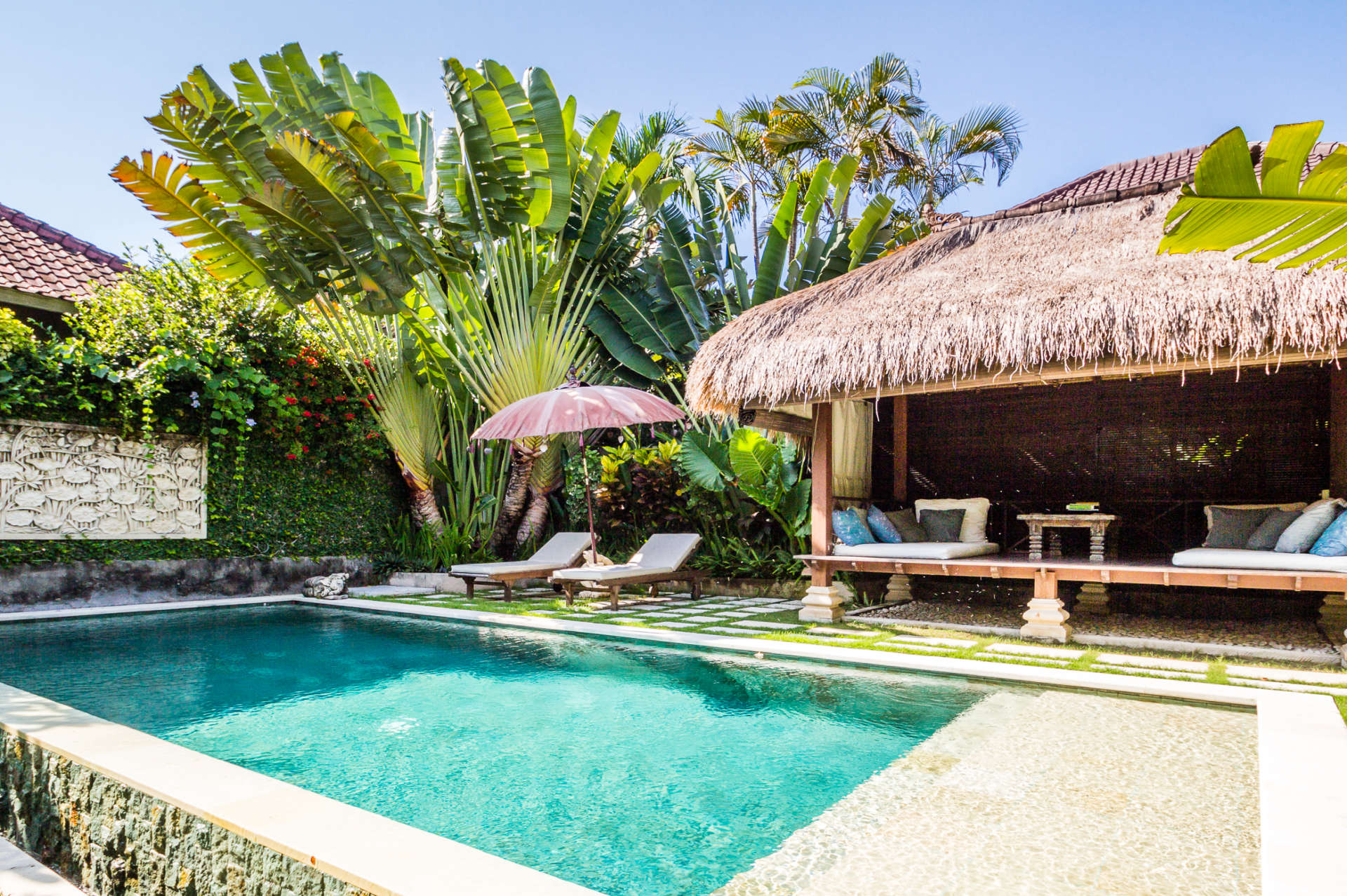 Rent a Luxury Villa in Bali Close to the Beach, Bali Villa 2074