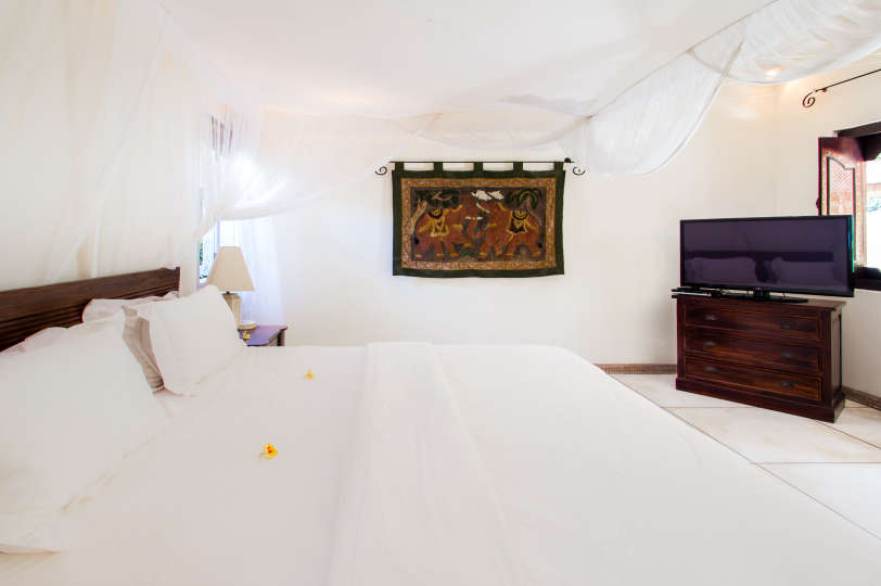 Rent a Luxury Villa in Bali Close to the Beach, Bali Villa 2074