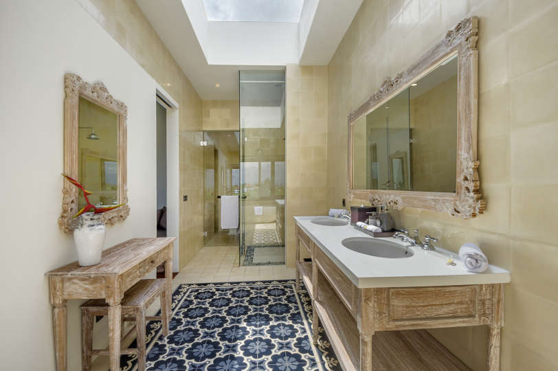 Beautiful 5 Star Villa in Prime Umalas Location, Bali Villa 2076