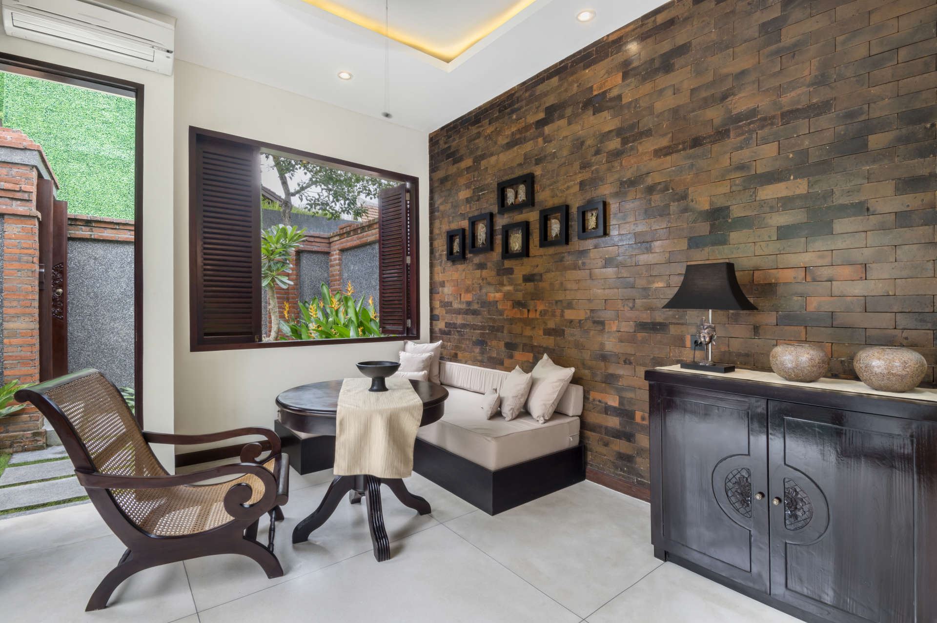 Exclusive Holiday Villa with Private Pool and Staff in Umalas, Bali Villa 2079