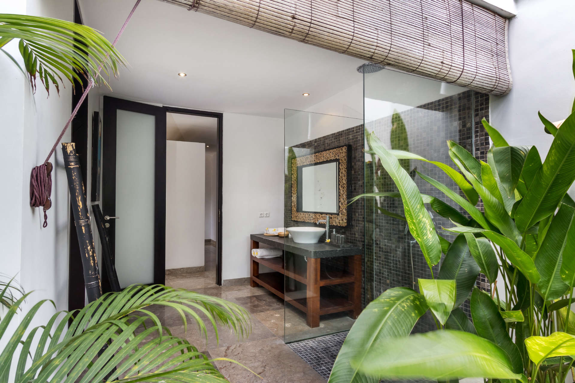 5 Star Villa in Bali, Minutes from the Beach, Bali Villa 2080