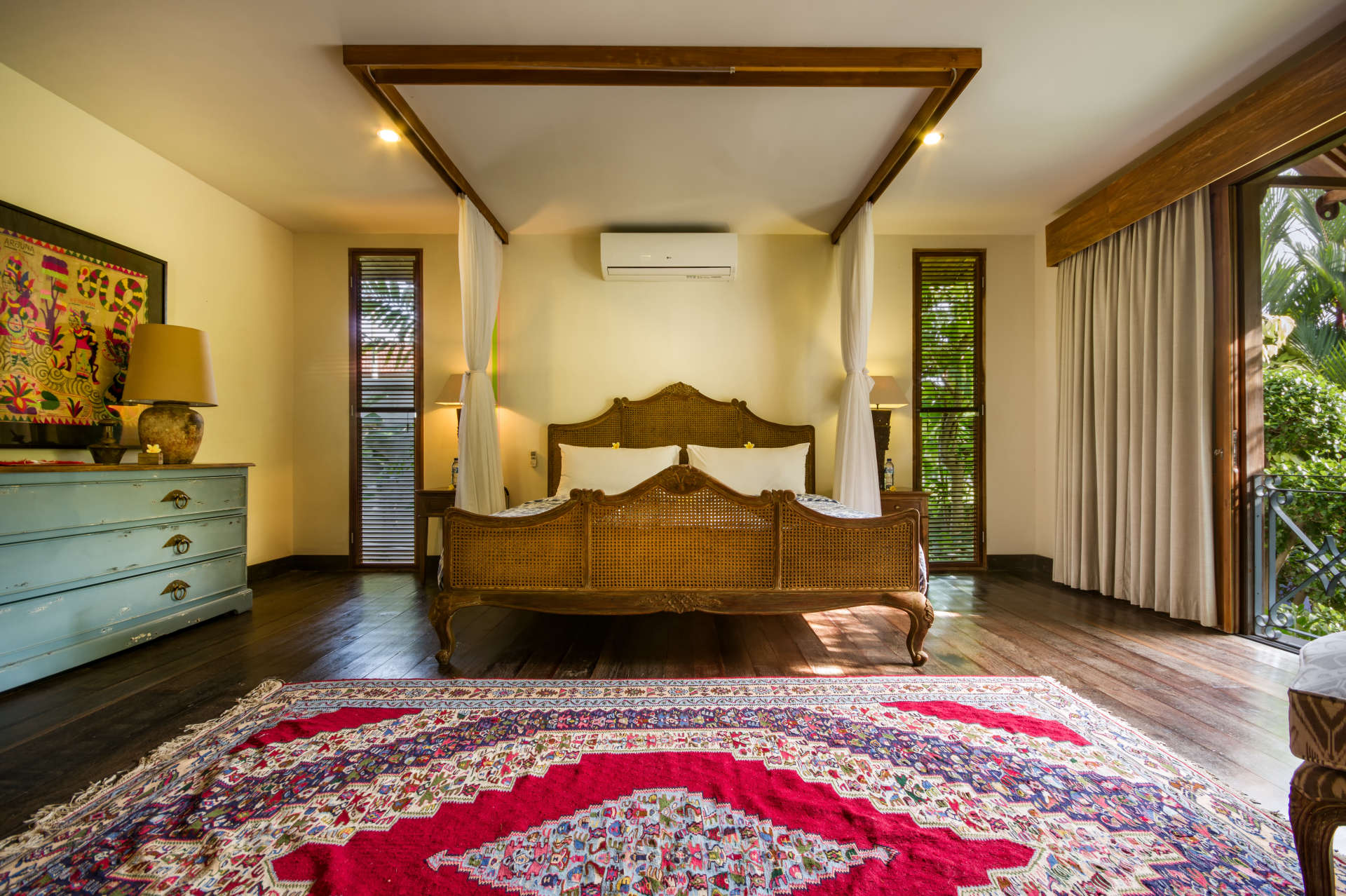 5 Star Villa in Bali, Minutes from the Beach, Bali Villa 2083