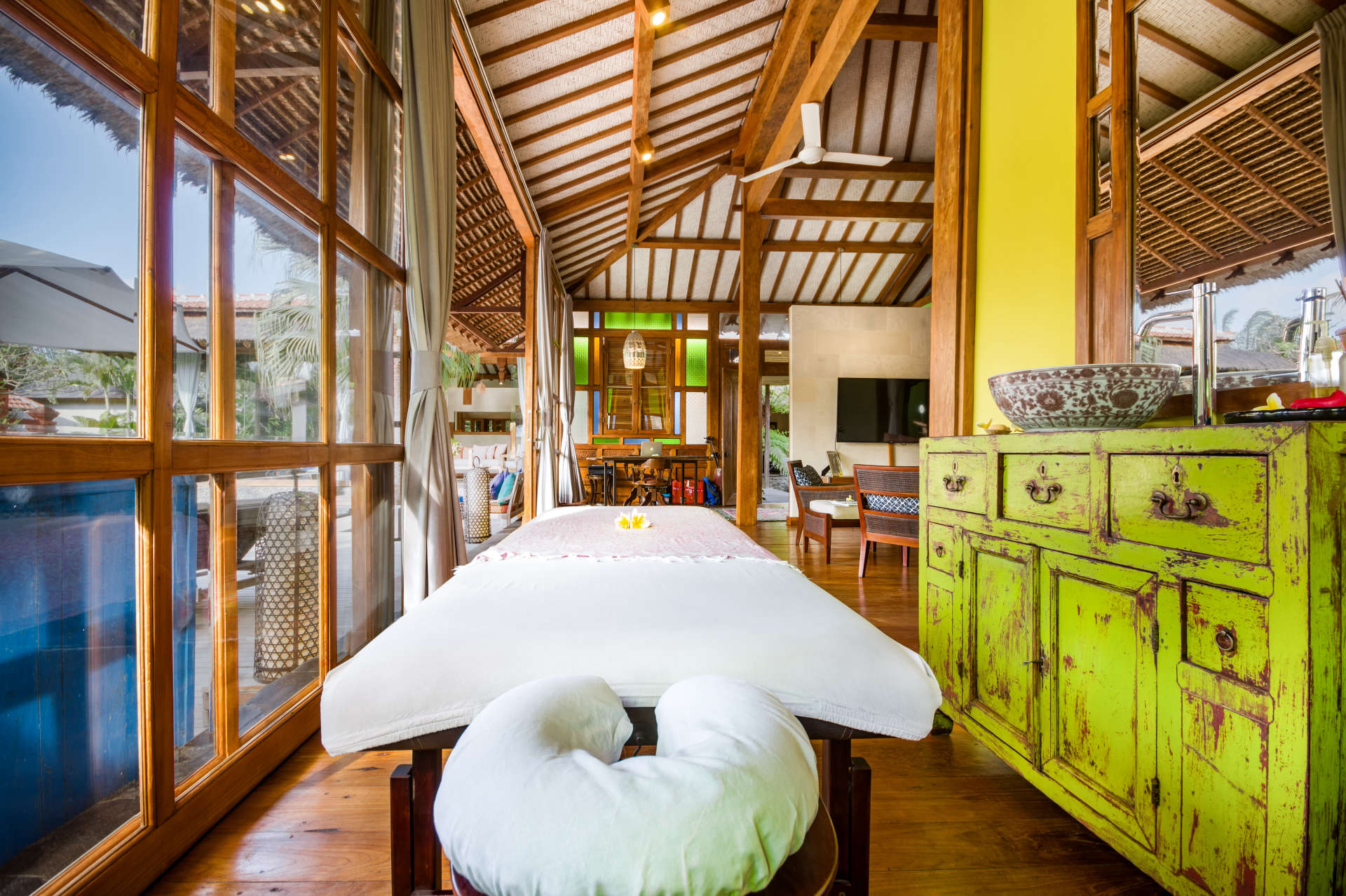 5 Star Villa in Bali, Minutes from the Beach, Bali Villa 2083