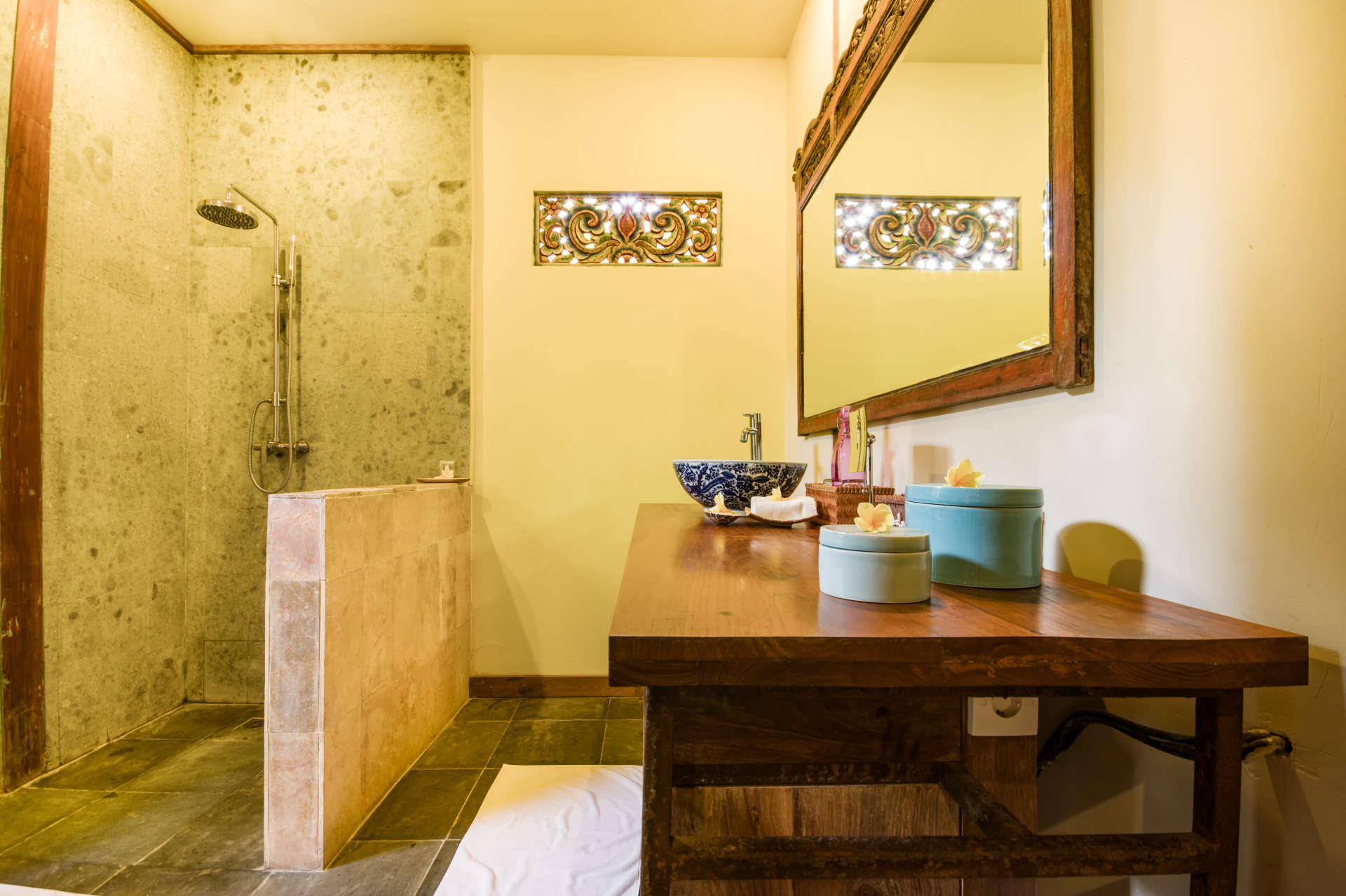 5 Star Villa in Bali, Minutes from the Beach, Bali Villa 2083