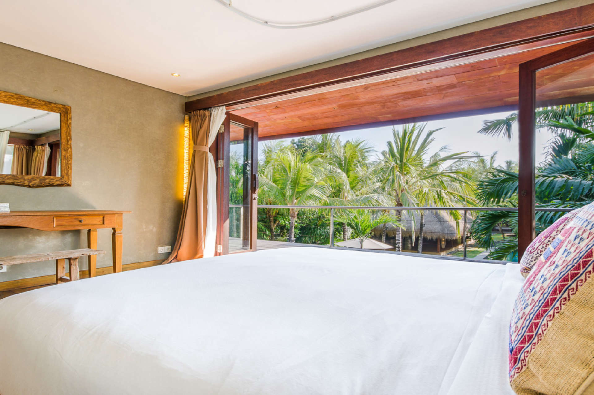 Rent a Luxury Villa in Bali Close to the Beach, Bali Villa 2086