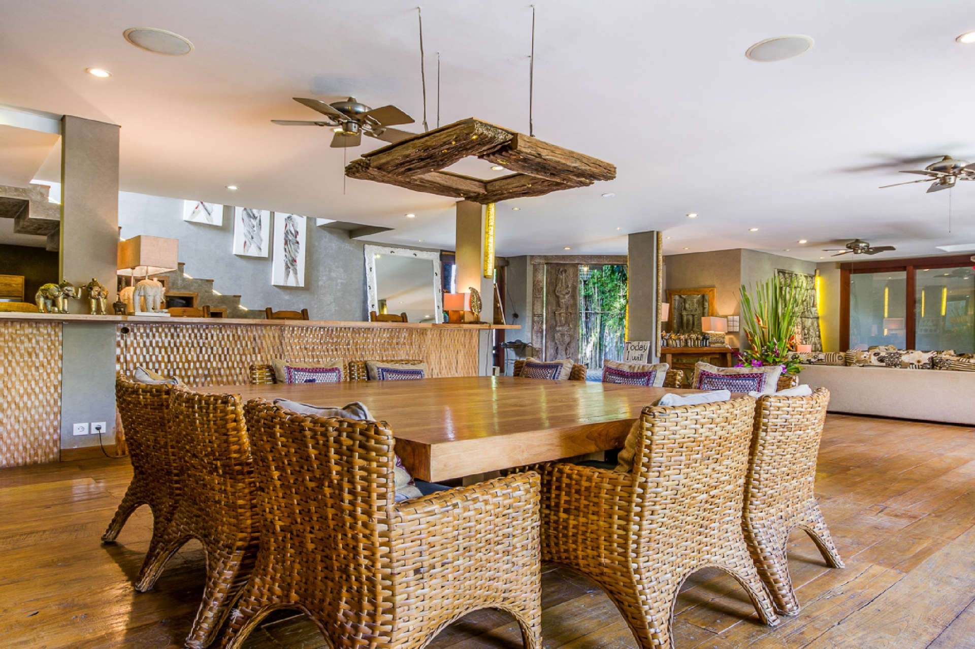 Rent a Luxury Villa in Bali Close to the Beach, Bali Villa 2086