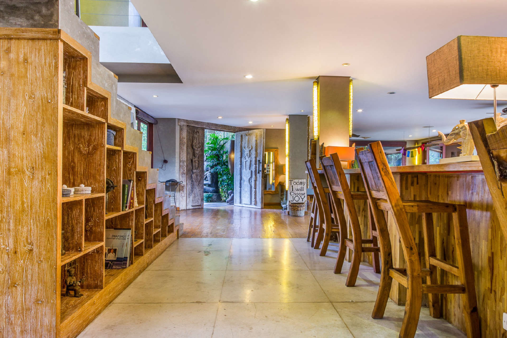 Rent a Luxury Villa in Bali Close to the Beach, Bali Villa 2086