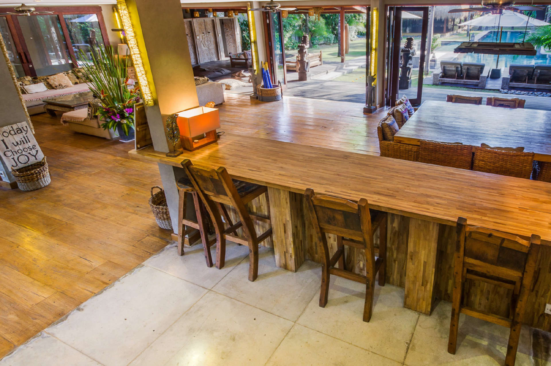Rent a Luxury Villa in Bali Close to the Beach, Bali Villa 2086