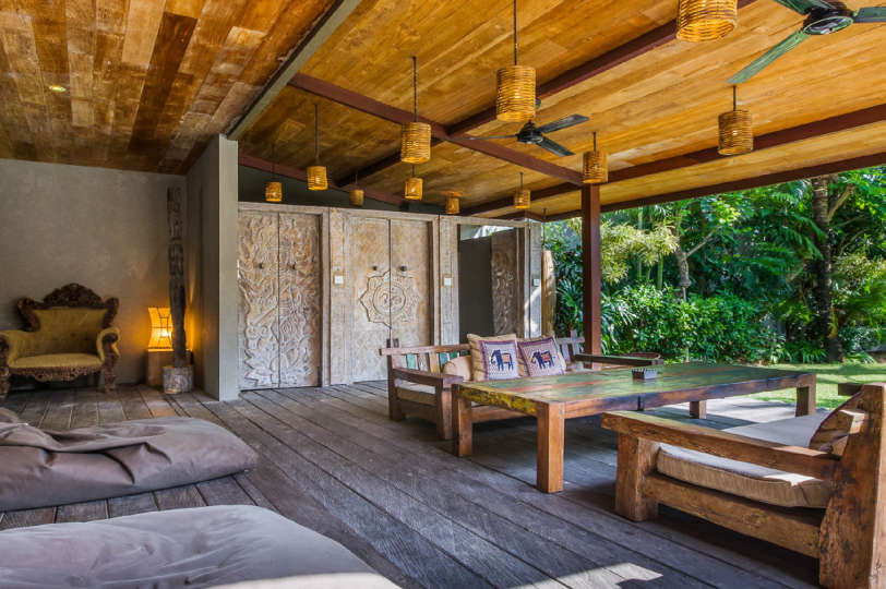 Rent a Luxury Villa in Bali Close to the Beach, Bali Villa 2086