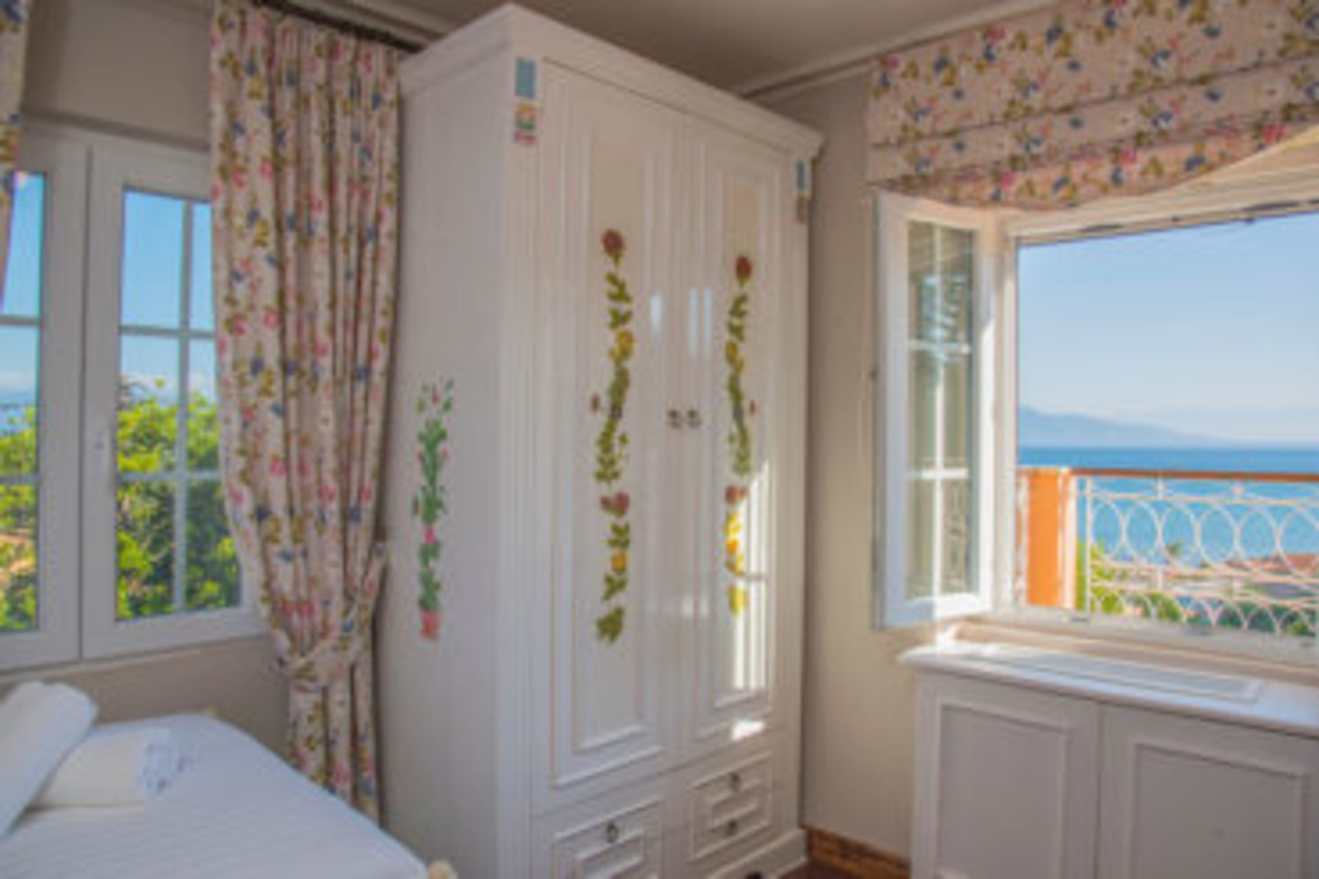 Private Pool & Breathtaking Views, Corfu Villa 1000