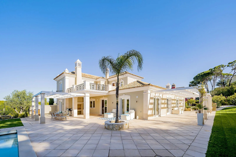 5 Star Villa Lydia - Refined Luxury with Private Cinema