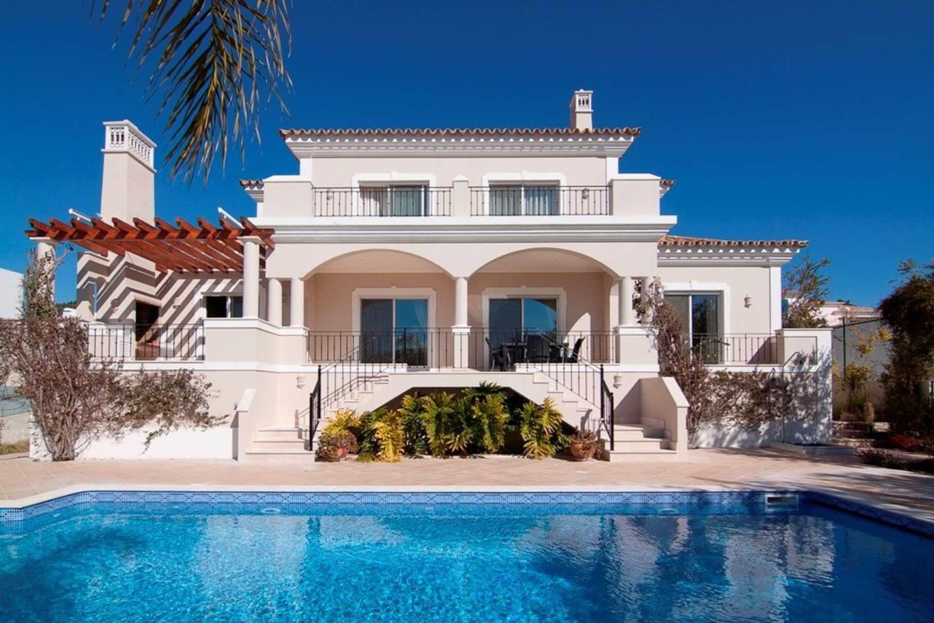 5 Star Villa Lydia - Refined Luxury with Private Cinema