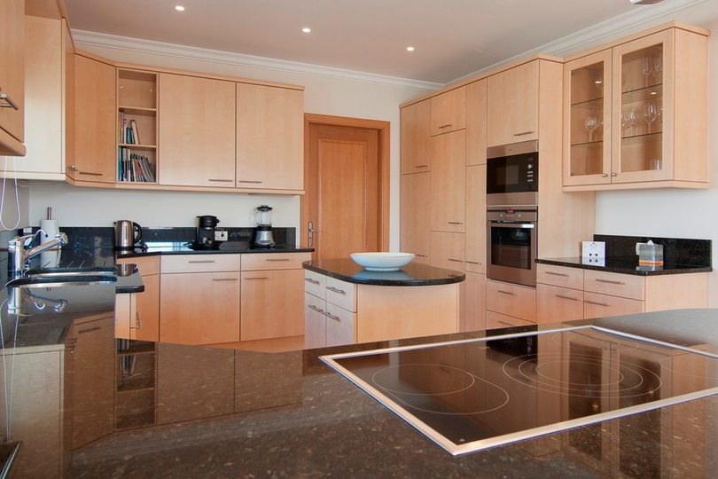 5 Star Villa Lydia - Refined Luxury with Private Cinema