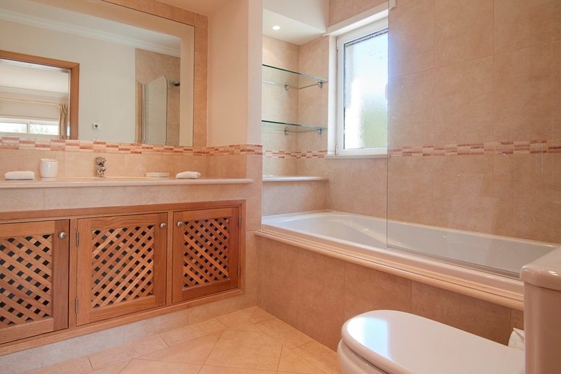 5 Star Villa Lydia - Refined Luxury with Private Cinema