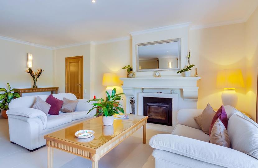 5 Star Villa Amari - Heatable Pool & Private Garden