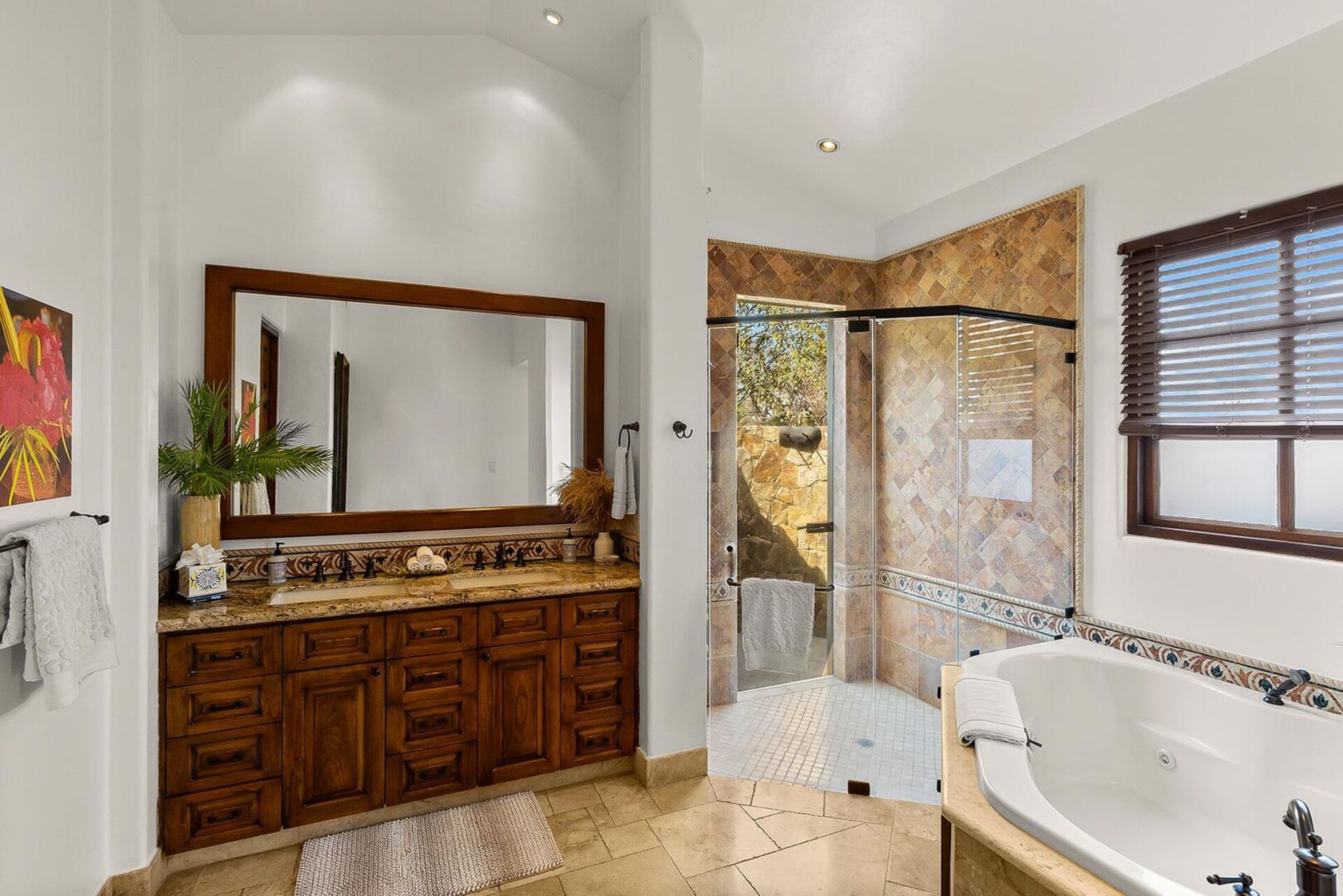 Luxury 5-Star Villa in San José: Pool & Beach Bliss!