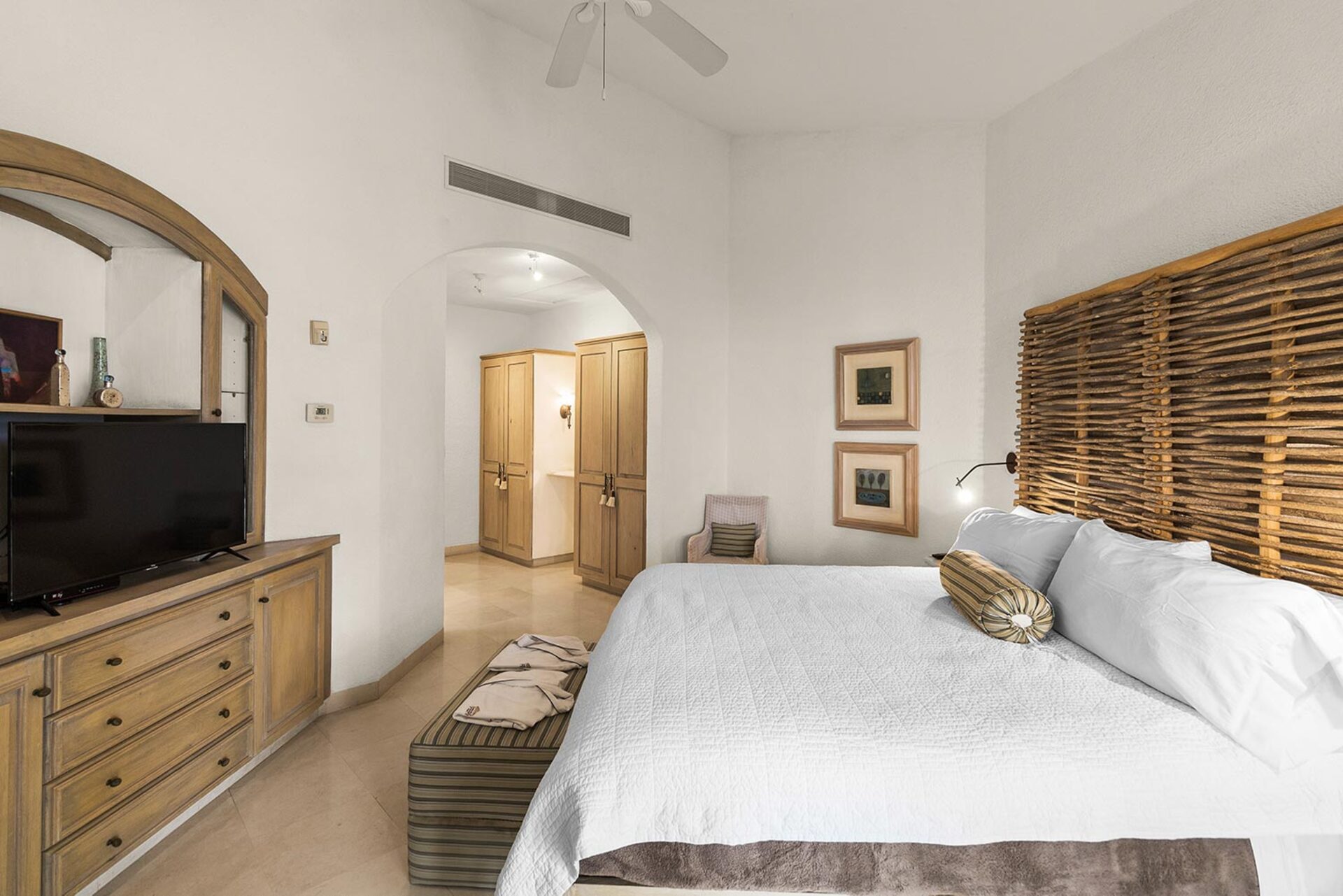Luxury Villa in Cabo San Lucas Awaits You, Cabo San Lucas Villa 1039