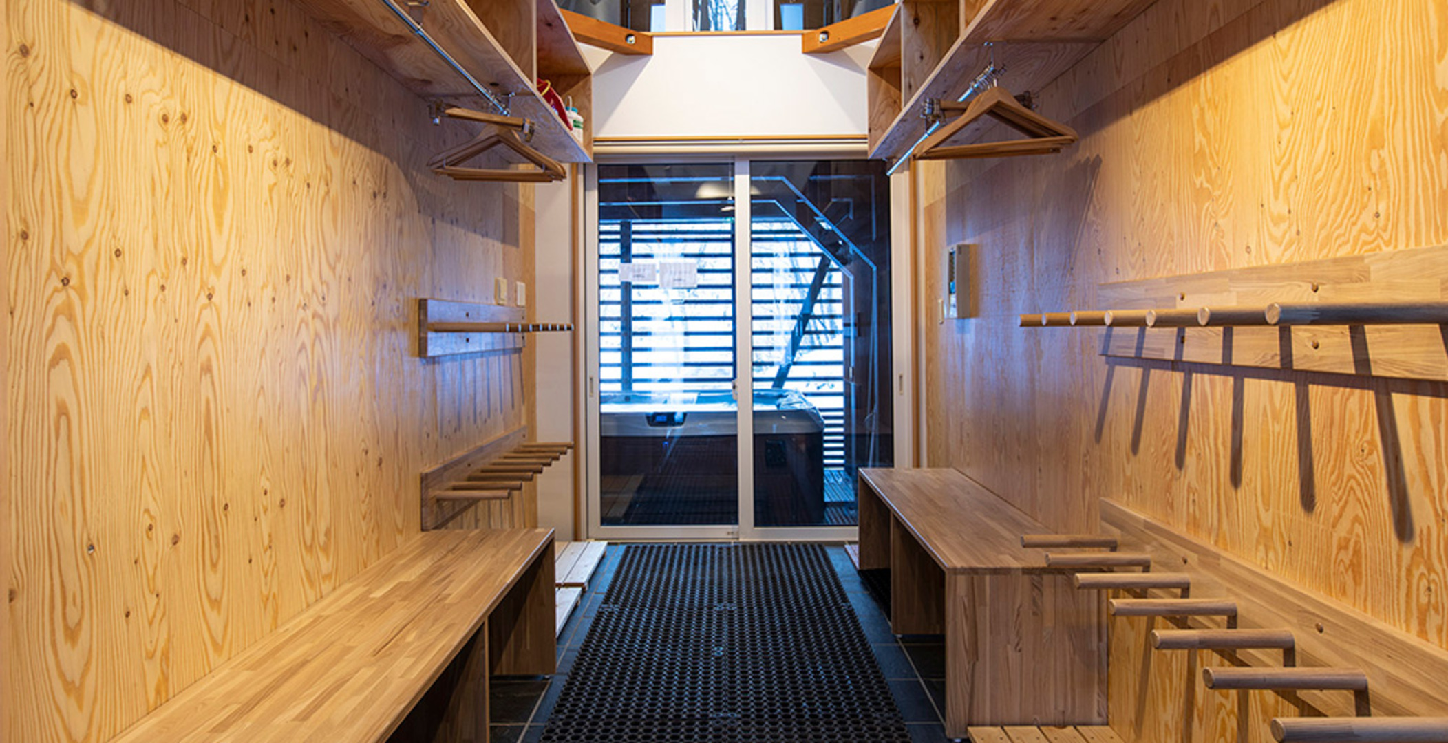Luxury 2 Bed Ski Chalet with Hot tub, Niseko Chalet 1007