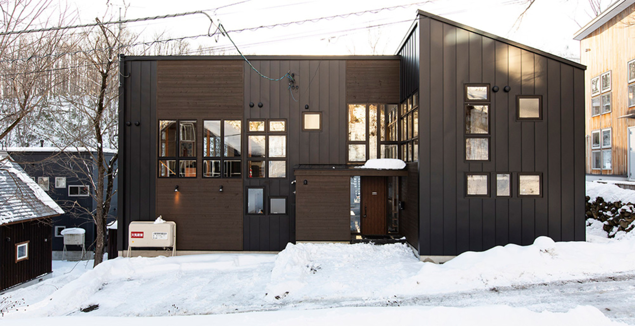 Luxury 2 Bed Ski Chalet with Hot tub, Niseko Chalet 1007