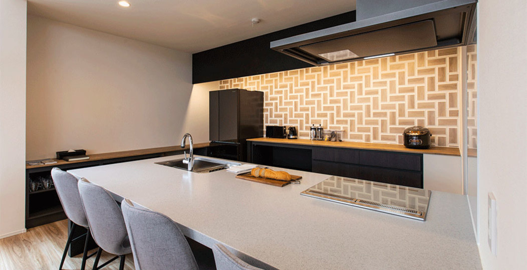 Luxury 4 Bed Ski Chalet minutes from the Ski Fields, Niseko Chalet 1011