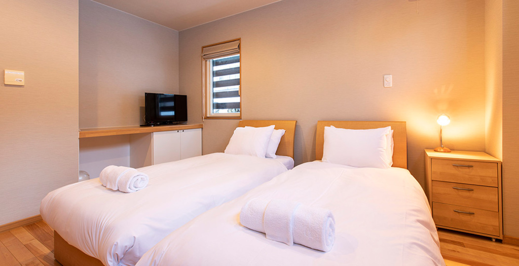 Exclusive 2 Bedroom Vacation Home in Hirafu, Close to Ski Resort, Niseko Apartment 1016