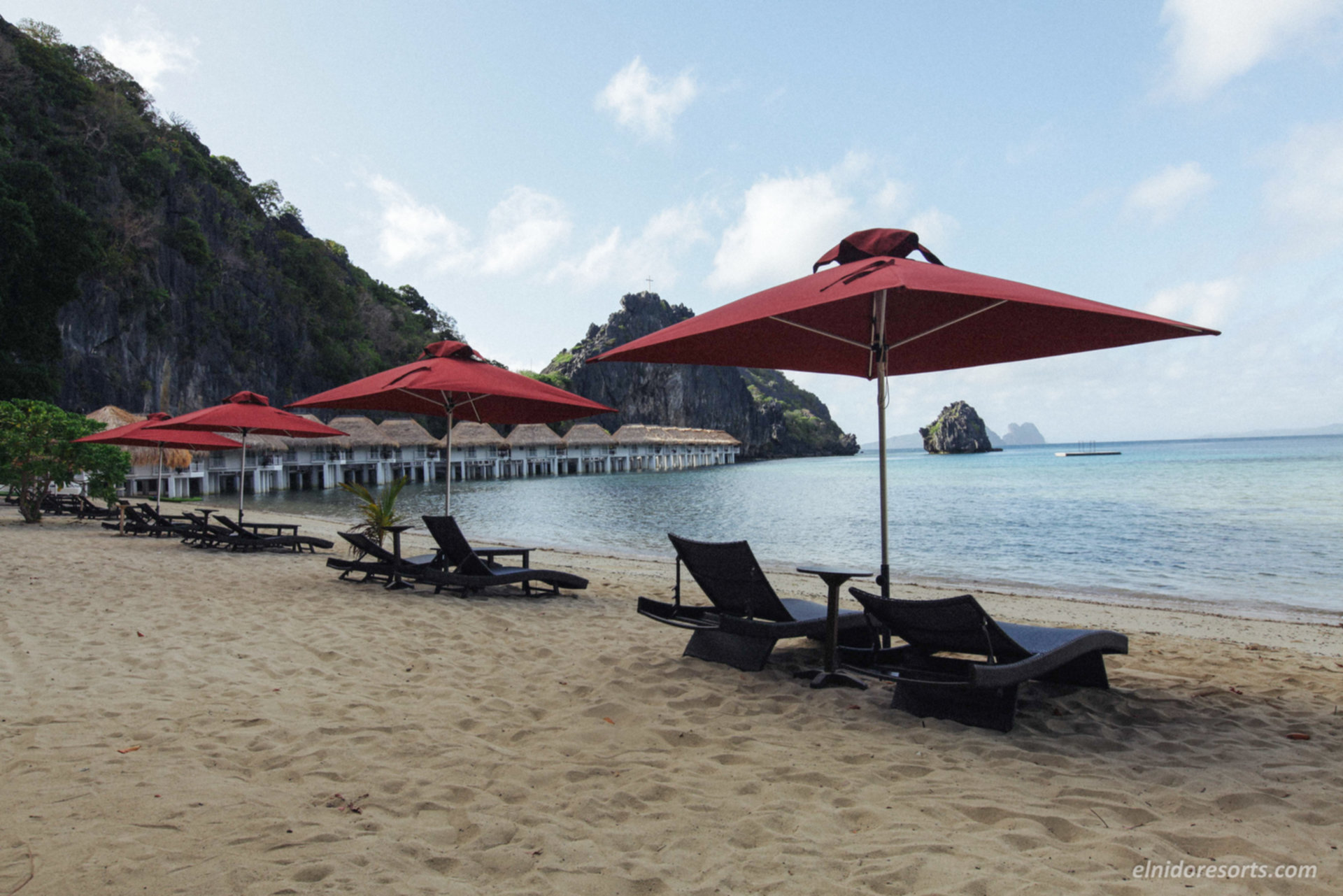 Beautiful 5 Star Loft Water Cottage with Sea Views on Apulit Island Resort, El Nido Cottage 1002