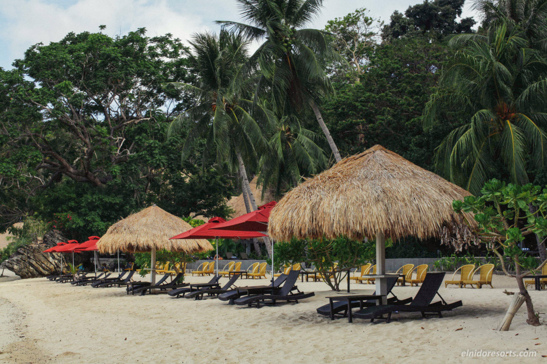 Beautiful 5 Star Loft Water Cottage with Sea Views on Apulit Island Resort, El Nido Cottage 1002