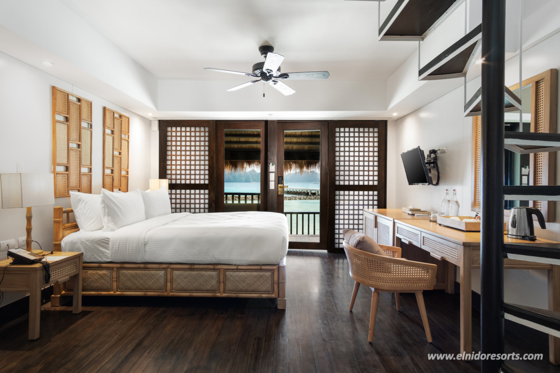 Beautiful 5 Star Water Cottage with Sea Views on Miniloc Island Resort, El Nido Cottage 1006