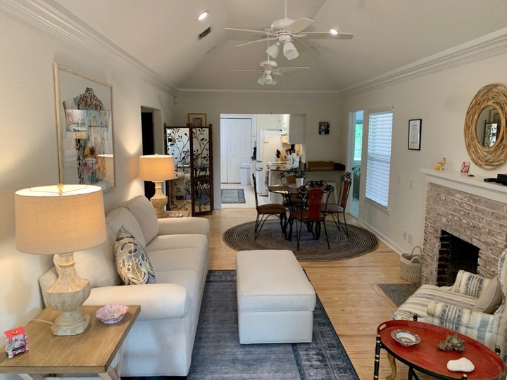 Picture Renting This Beautiful 4 Bedroom Cottage in West Palm Beach, West Palm Beach Cottage 1856