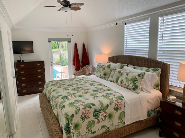 Picture Renting This Beautiful 4 Bedroom Cottage in West Palm Beach, West Palm Beach Cottage 1856