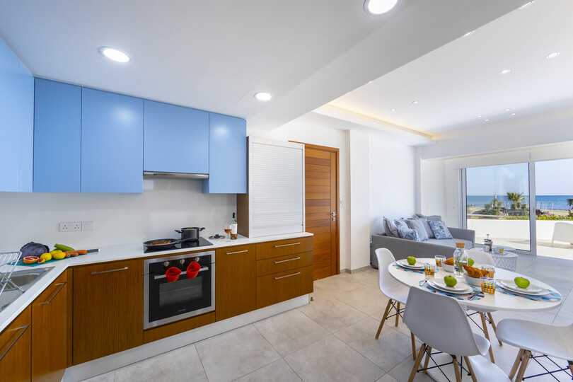 Imagine You and Your Family Renting this Perfect Beachfront Apartment, Larnaca Apartment 1388