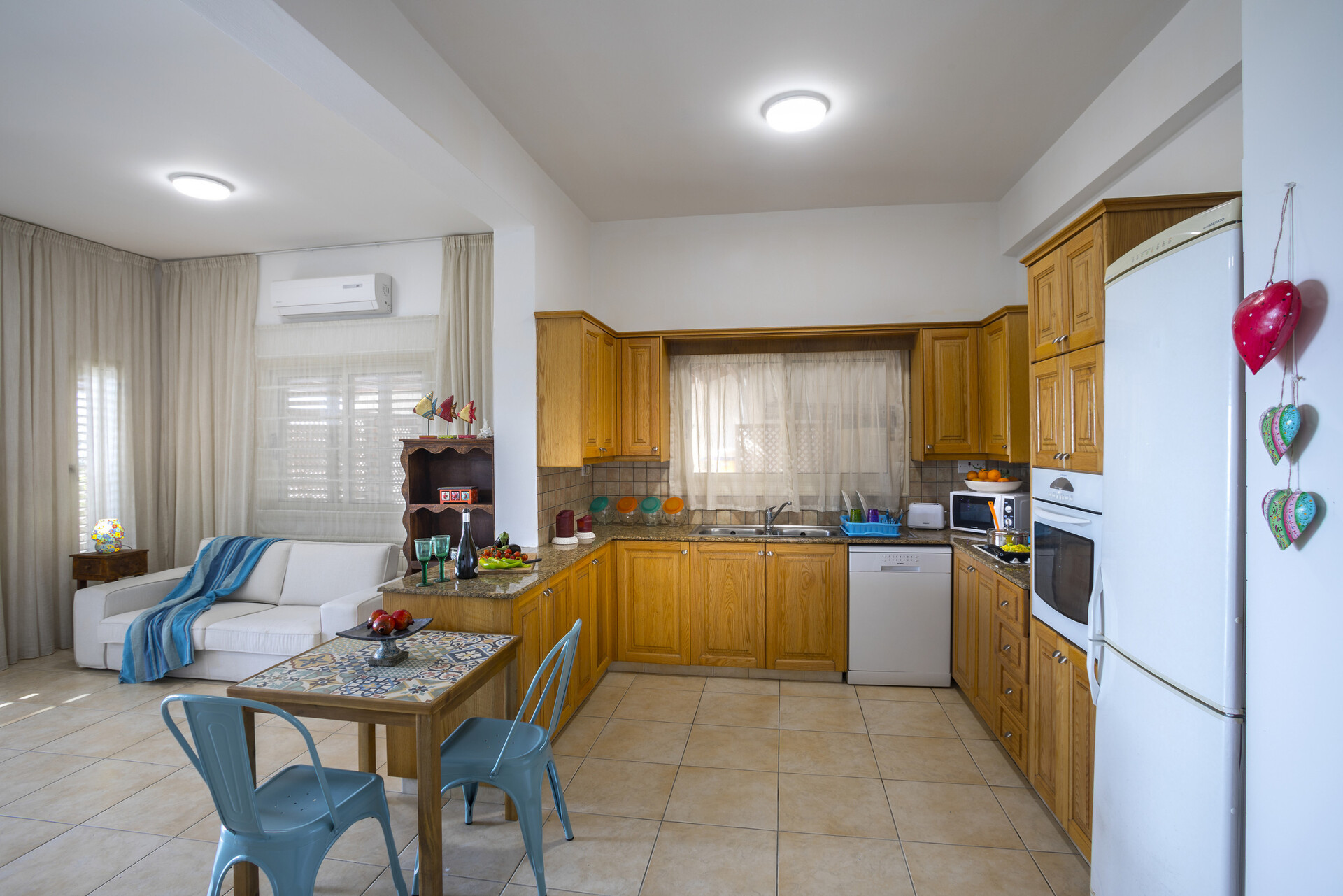 The Ultimate Guide to Renting Your Luxury 3 Bedroom Villa on the Beach, Larnaca Villa 1394