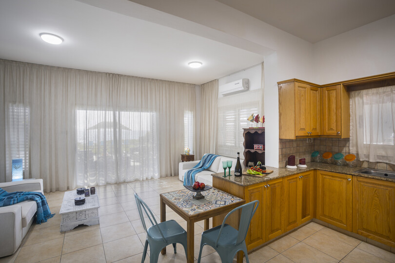The Ultimate Guide to Renting Your Luxury 3 Bedroom Villa on the Beach, Larnaca Villa 1394
