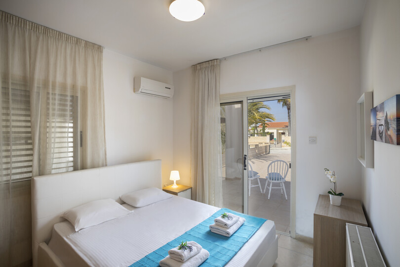 The Ultimate Guide to Renting Your Luxury 3 Bedroom Villa on the Beach, Larnaca Villa 1394