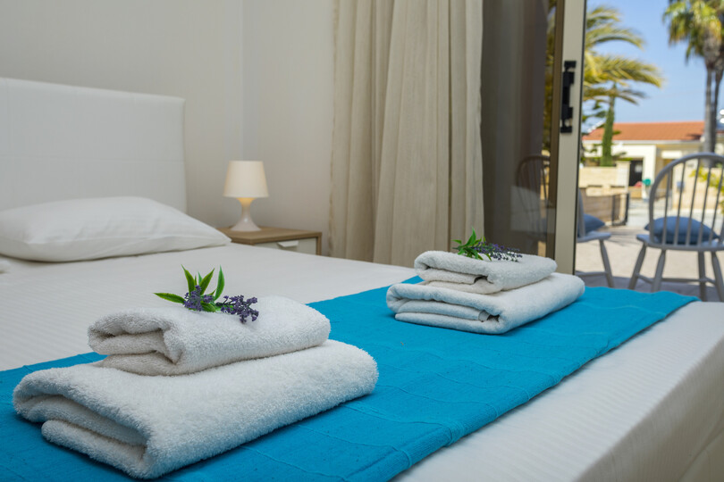 The Ultimate Guide to Renting Your Luxury 3 Bedroom Villa on the Beach, Larnaca Villa 1394