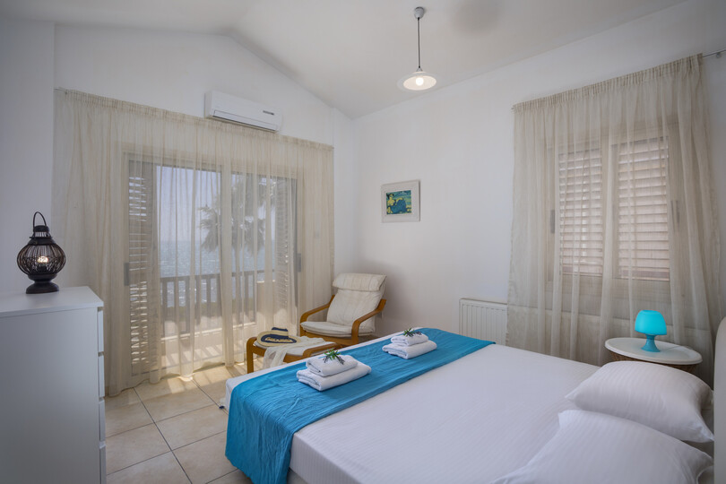 The Ultimate Guide to Renting Your Luxury 3 Bedroom Villa on the Beach, Larnaca Villa 1394