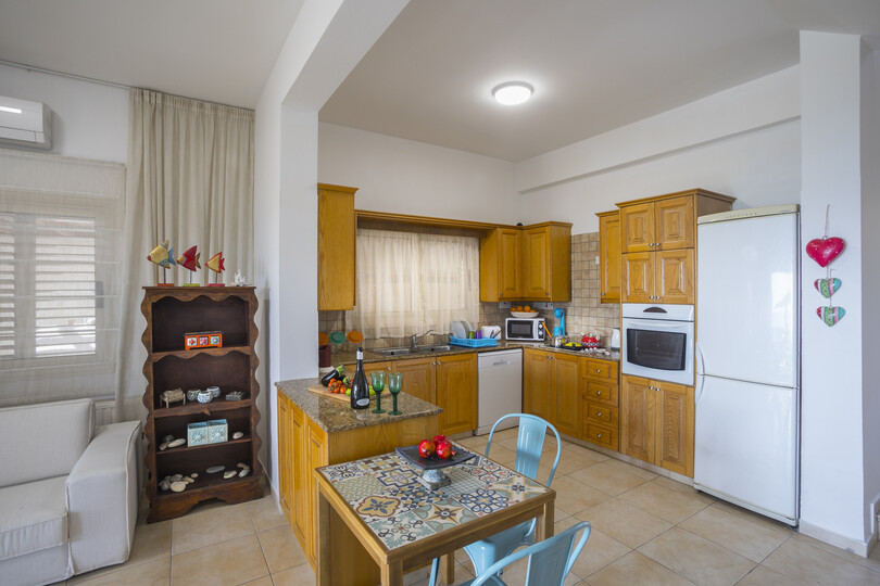The Ultimate Guide to Renting Your Luxury 3 Bedroom Villa on the Beach, Larnaca Villa 1394