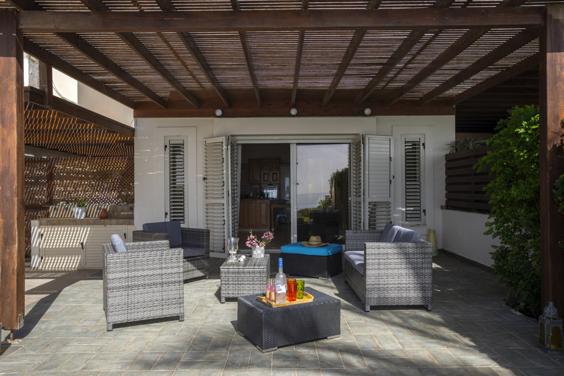 The Ultimate Guide to Renting Your Luxury 3 Bedroom Villa on the Beach, Larnaca Villa 1394