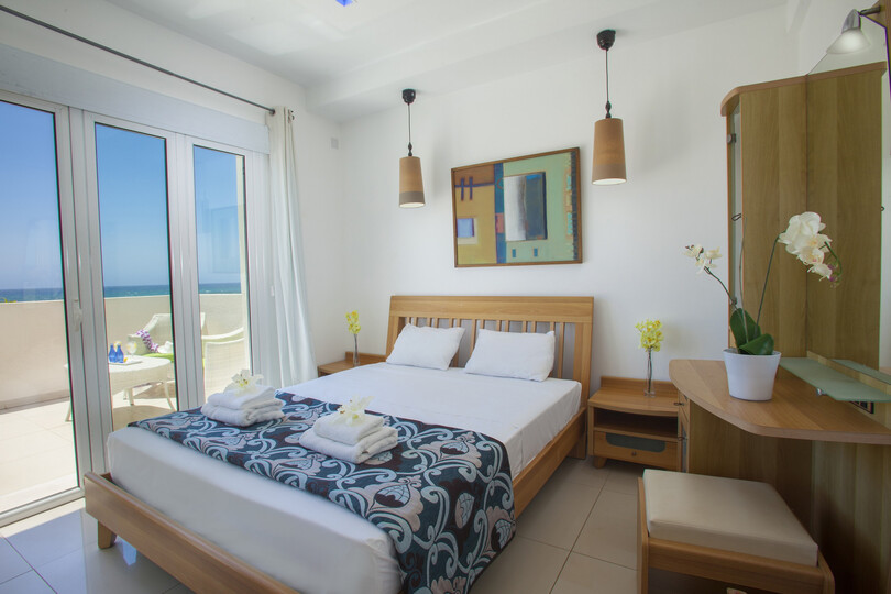 Luxury 3 Bedroom Villa on the Beach, Ayia Napa Villa 1369