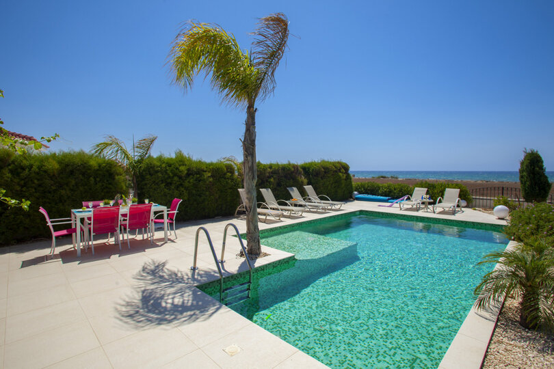 Luxury 3 Bedroom Villa on the Beach, Ayia Napa Villa 1369