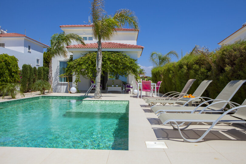Luxury 3 Bedroom Villa on the Beach, Ayia Napa Villa 1369