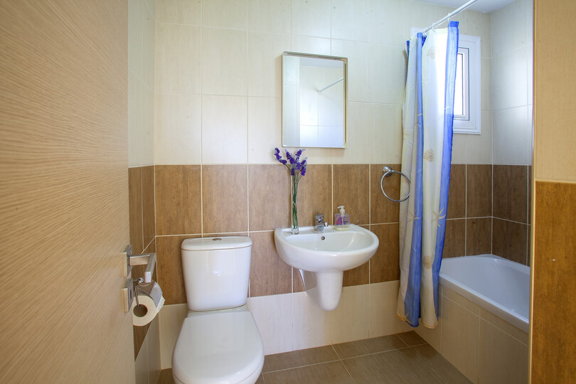 Imagine You and Your Family Renting this Luxury Villa in Protaras, minutes from the Beach, Protaras Villa 1477