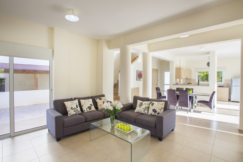 Imagine You and Your Family Renting this Luxury Villa in Protaras, minutes from the Beach, Protaras Villa 1477